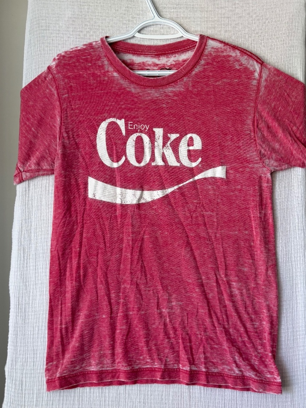 Coca-Cola Vintage Enjoy Coke Distressed Super Soft Red T-shirt Size Soft